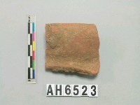 藏品(紅褐色細砂陶口緣)的圖片